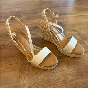 Kelly and Katie Gold Wedges Size 9.5